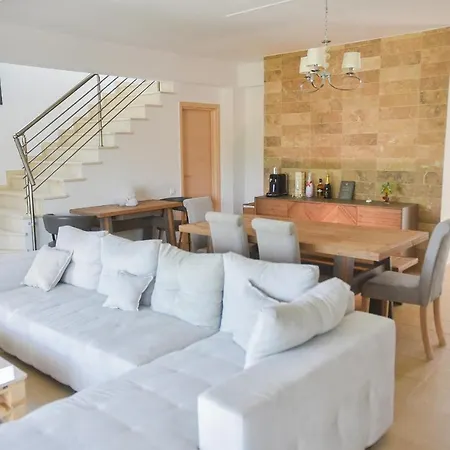 Danai Apartment